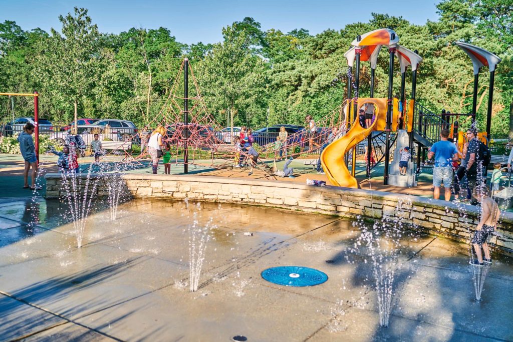 Hubbard Woods playground + splash pad