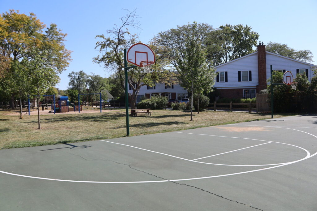 Happ Road Park basketball courts